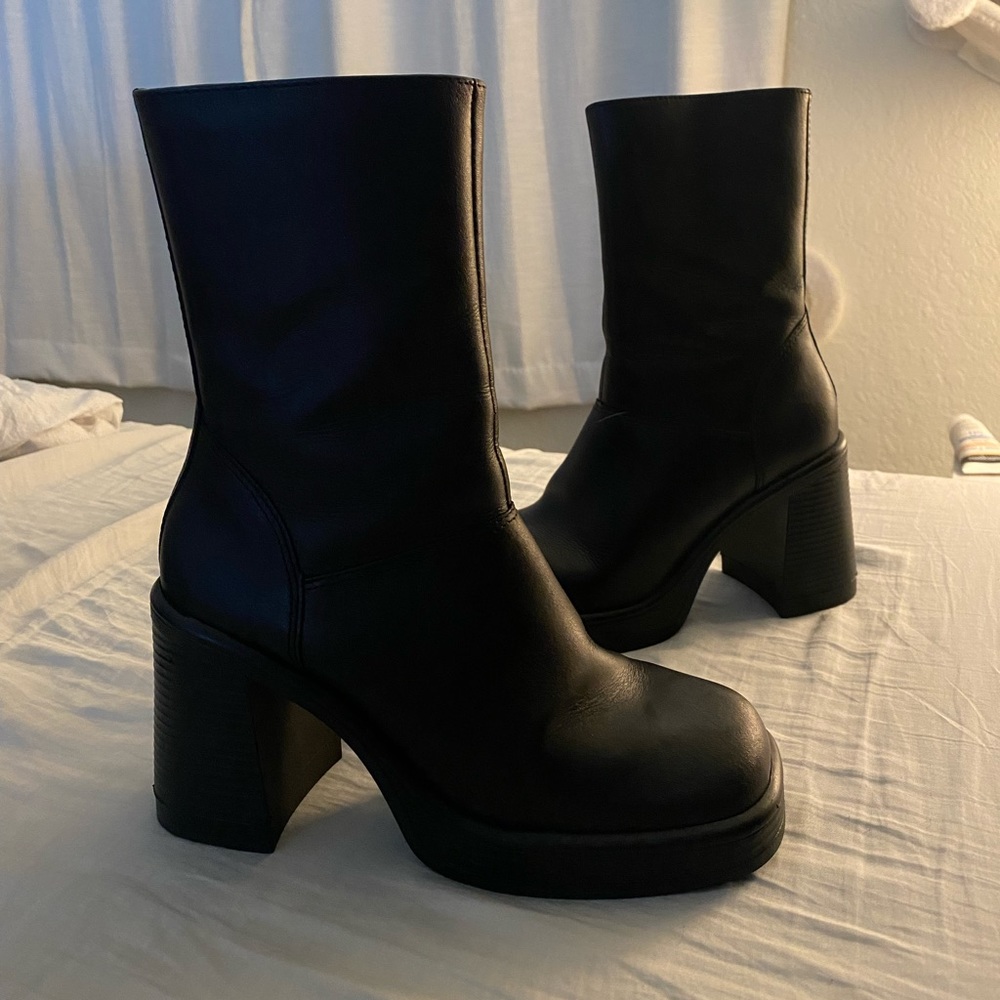 Steve Madden platform boots